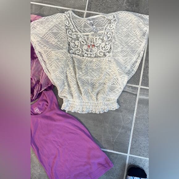 Back to School Girls 3 shirt bundle Size M 7/8 - Picture 2 of 3